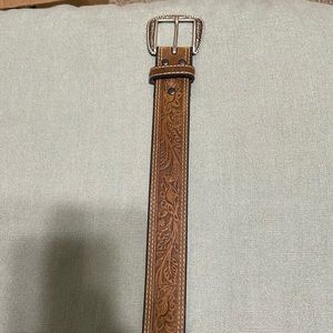 Mens Ariat leather belt like new